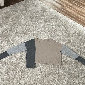 Listicle Colorblock Sweater in Beige, Charcoal, and Light Gray